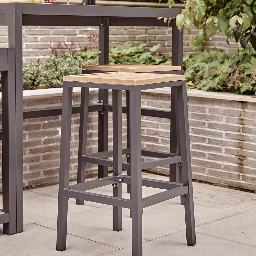 Sanctuary Outdoor Kitchen Bar Table and Bar Stools